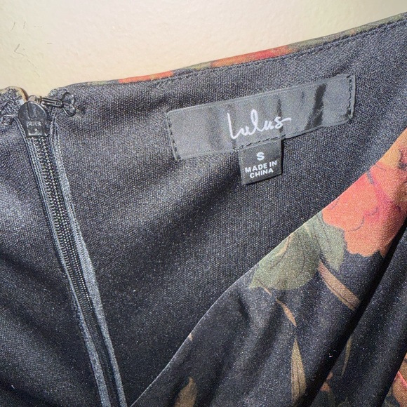 Lulus Subtle Elegance Black Floral Print Faux Wrap Midi Dress size small - Picture 5 of 7